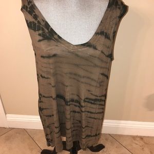 NEW LISTING - Tunic length tank top